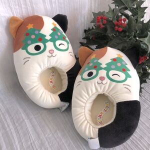 SQUISHMALLOWS size 4/5 Christmas kitty cat super fluffy slippers
